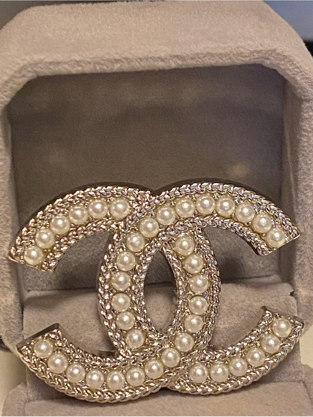Fashion Jewelry Silver-Tone Double C Pearl Luxury Brooch